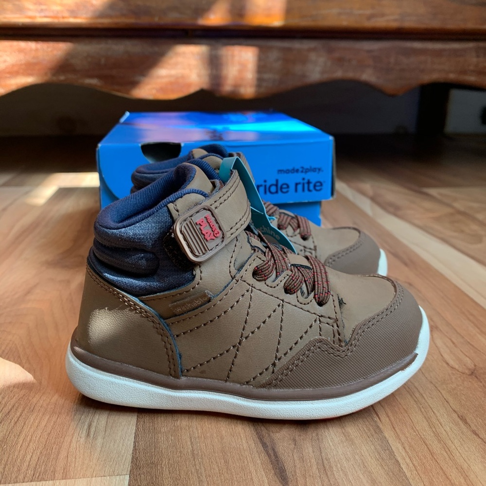 Stride Rite m2p soul boots